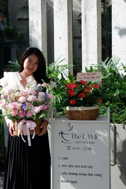 Chị Nguyễn Ngọc Như Sương — Người sáng lập The LAMP Café Tea & Nést tại Bình Trưng Tây